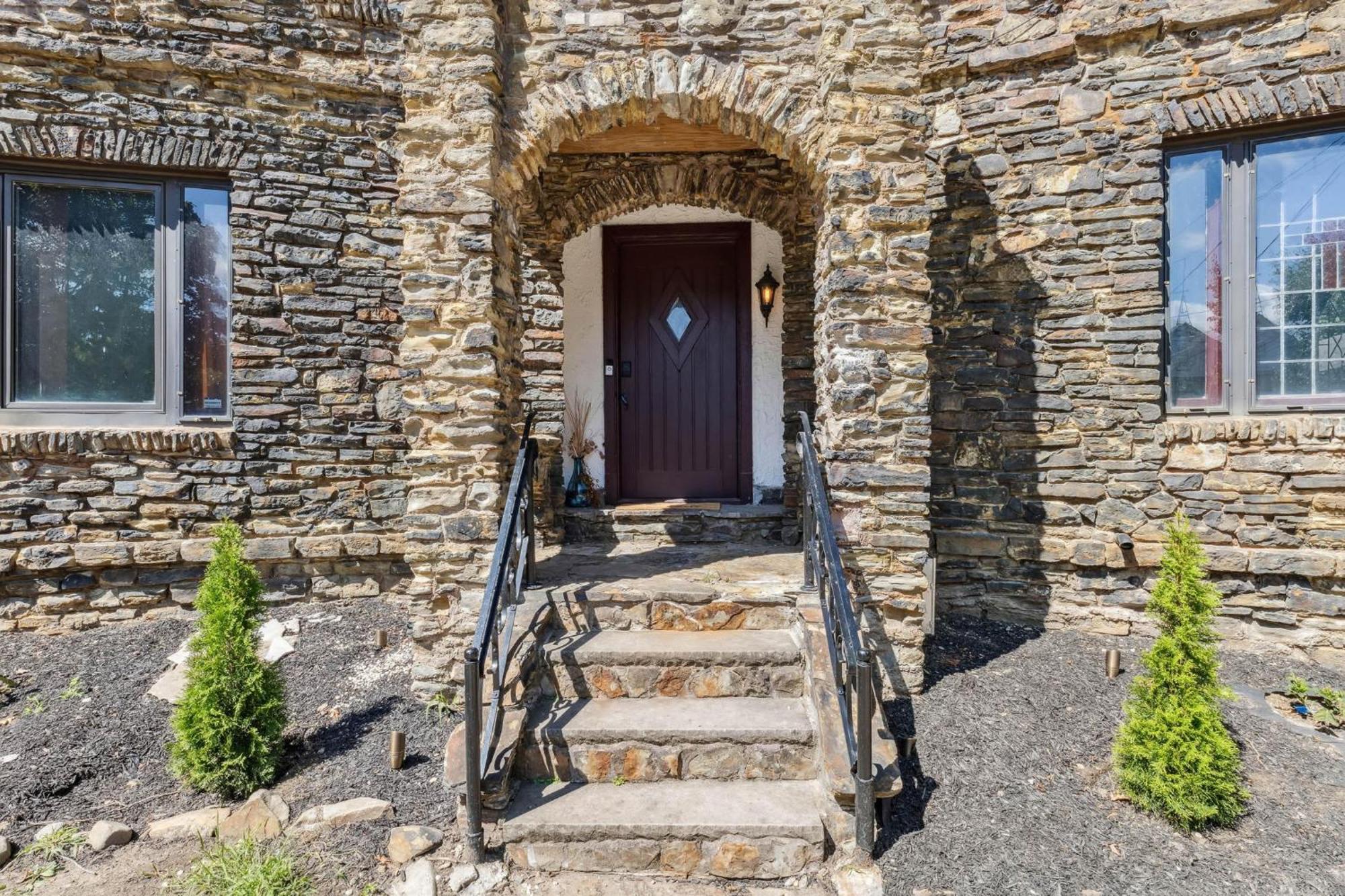 Enchanted Castle - Your Royal Getaway Awaits Cleveland Zewnętrze zdjęcie