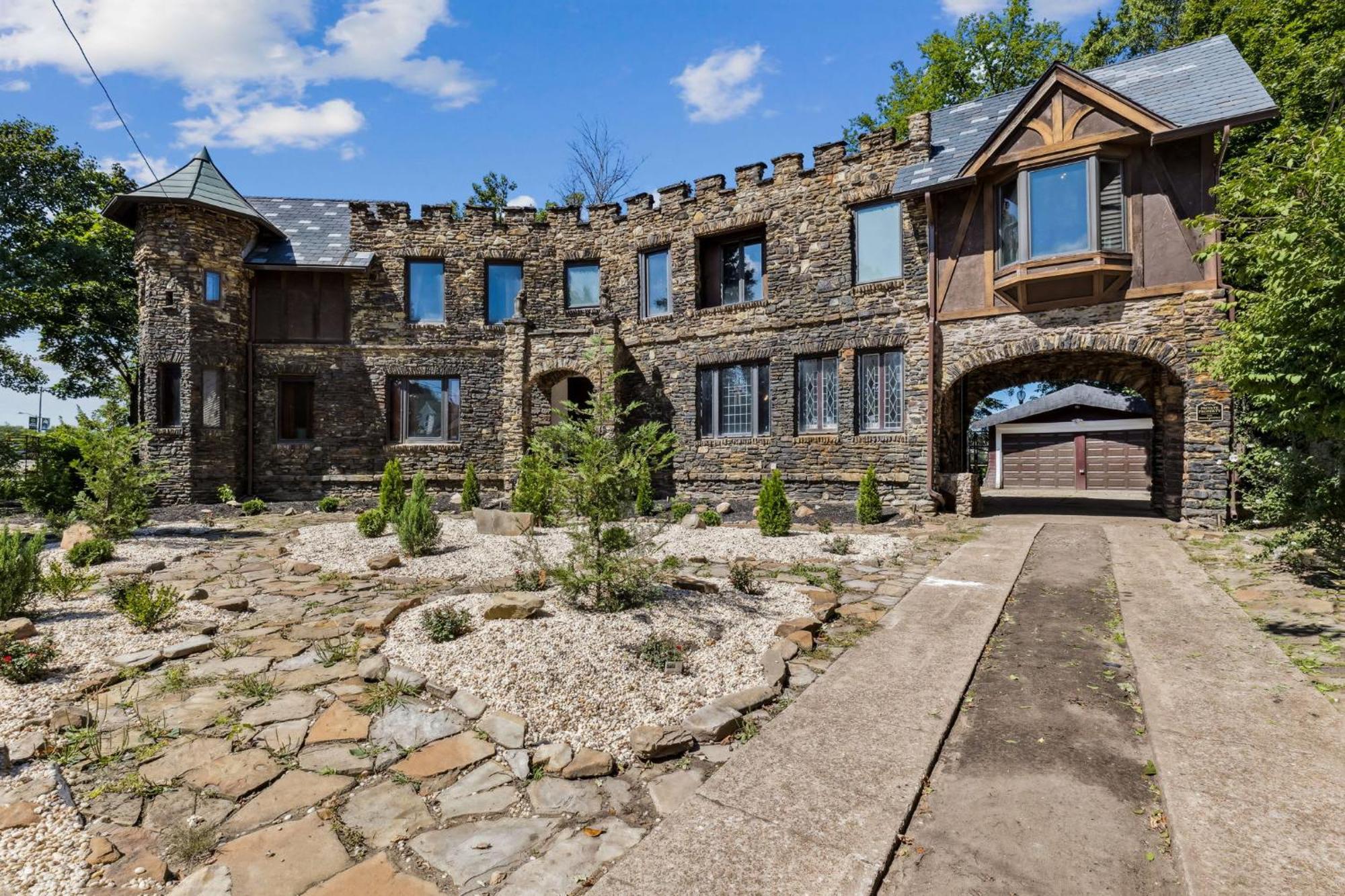 Enchanted Castle - Your Royal Getaway Awaits Cleveland Zewnętrze zdjęcie